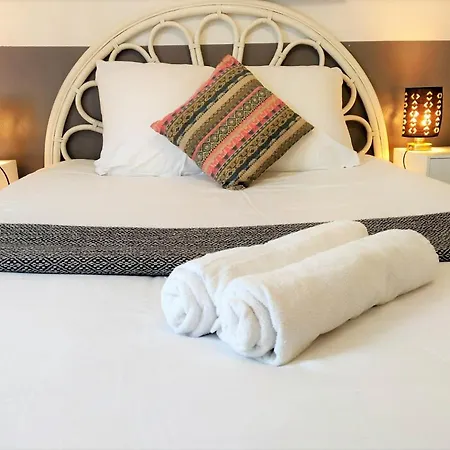 Ideal Couple ~ Confort Centre ~ Parking Privé