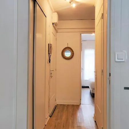 Ideal Couple ~ Confort Centre ~ Parking Prive Apartment